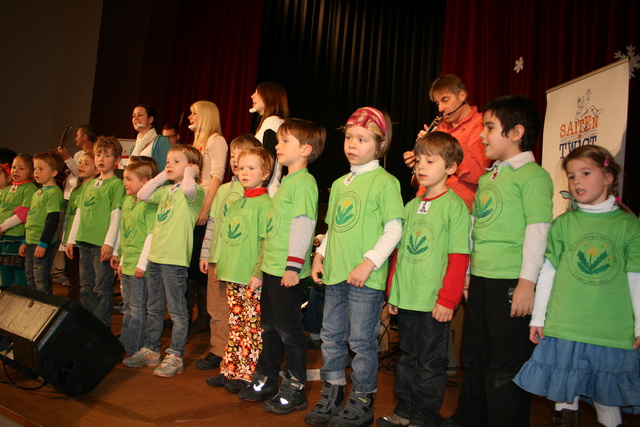 gal/2010/2010 Saitentwist Haus Fuhr Werden 4.12.Rotnasen und Gluehwangen/2010 Saitentwist Haus Fuhr Werden 4.12. Rotwangen u Gluehnasen 046.jpg